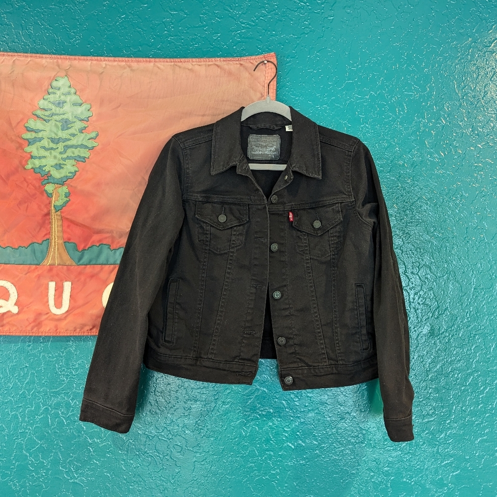 Levi's black trucker jacket